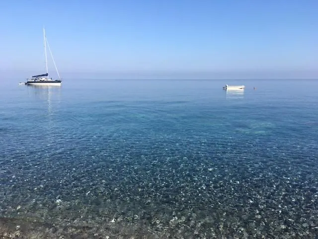 Piccola Bouganville Джоиоза-Мареа Дом отдыха