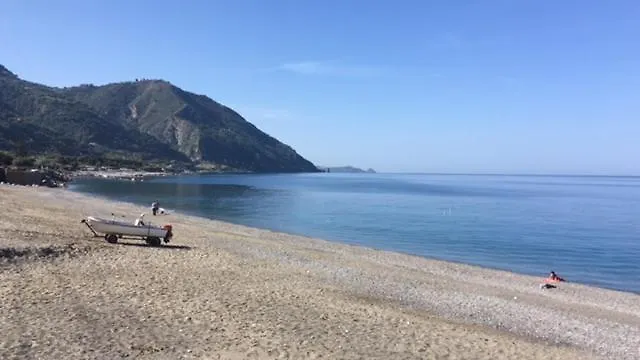 Holiday home Piccola Bouganville Gioiosa Marea Italy